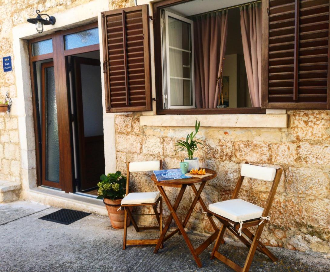 Apartman Michelangelo In The Centar Of Supetar Ngoại thất bức ảnh